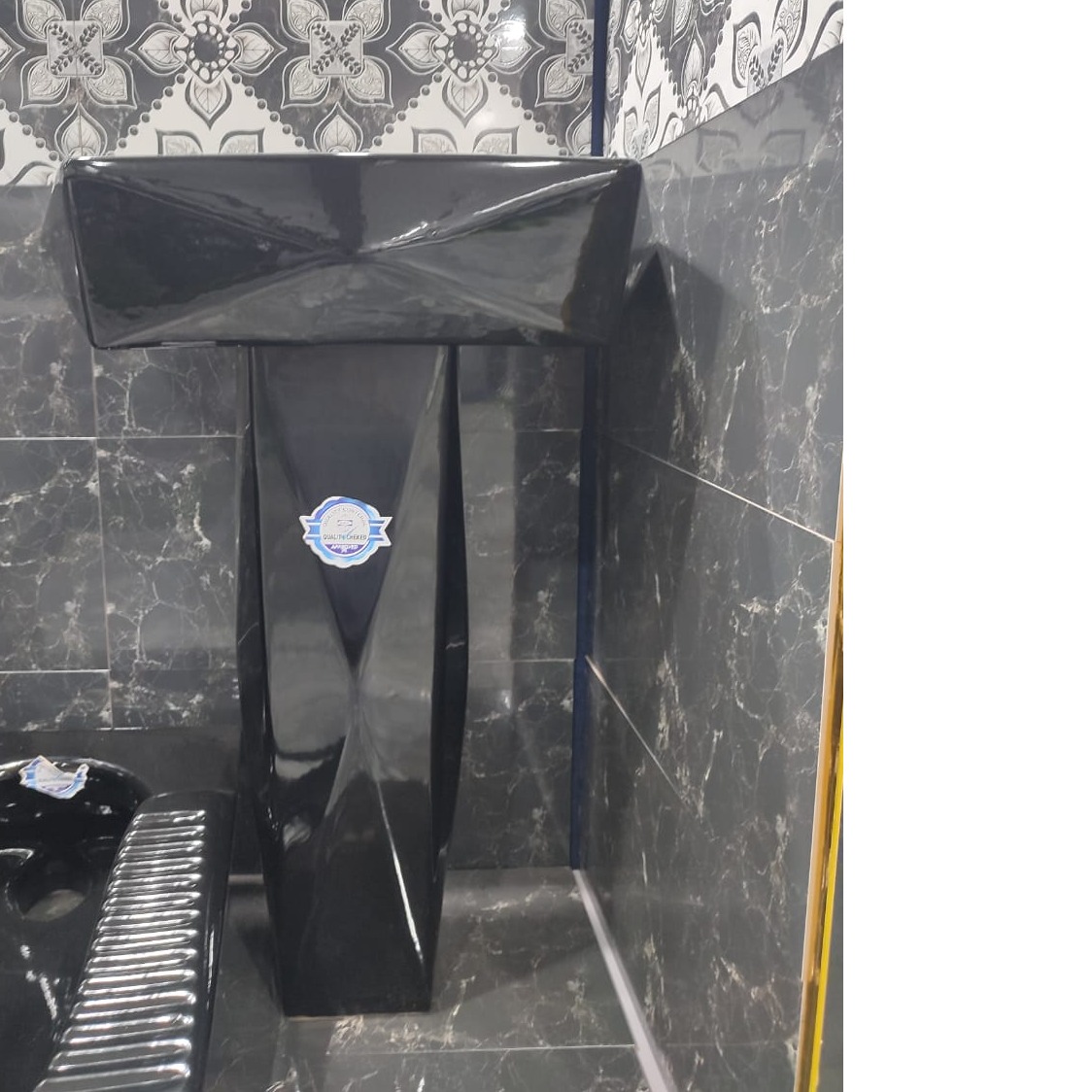 Basin Diamond Black